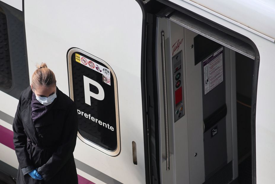 Renfe obliga a dar el nombre y el número de móvil para comprar un billete desde este lunes