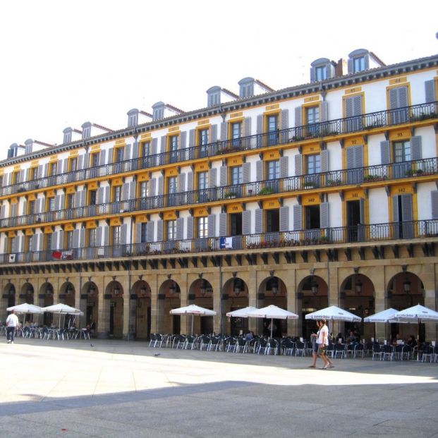 Plaza de la Constitución, San Sebastián (Creative Commons)