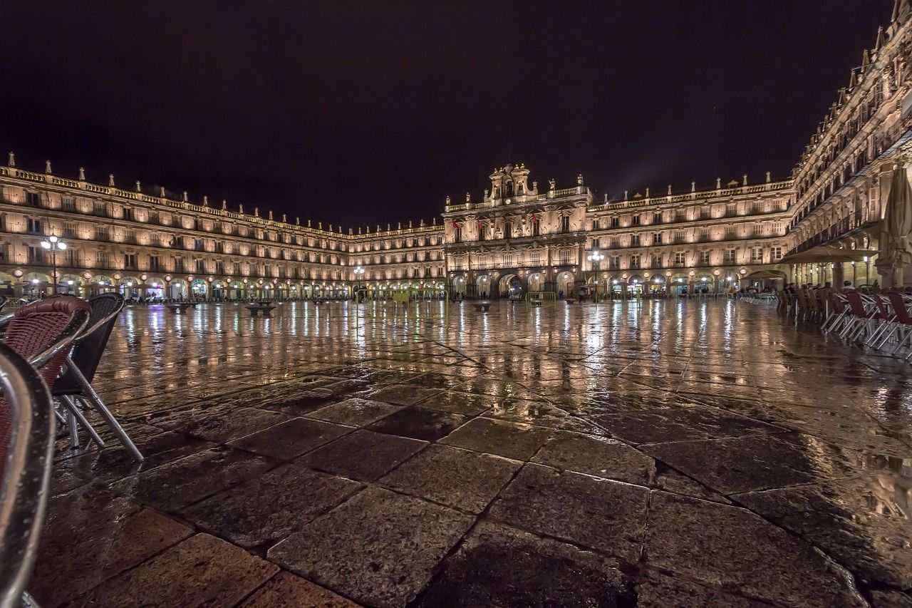 La ciudad de Salamanca se engalana para vivir sus fiestas patronales