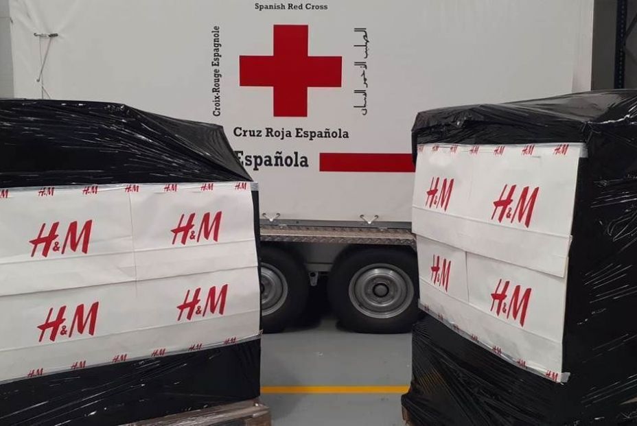 H&M dona más de 16.000 productos como mantas o camisetas a Cruz Roja