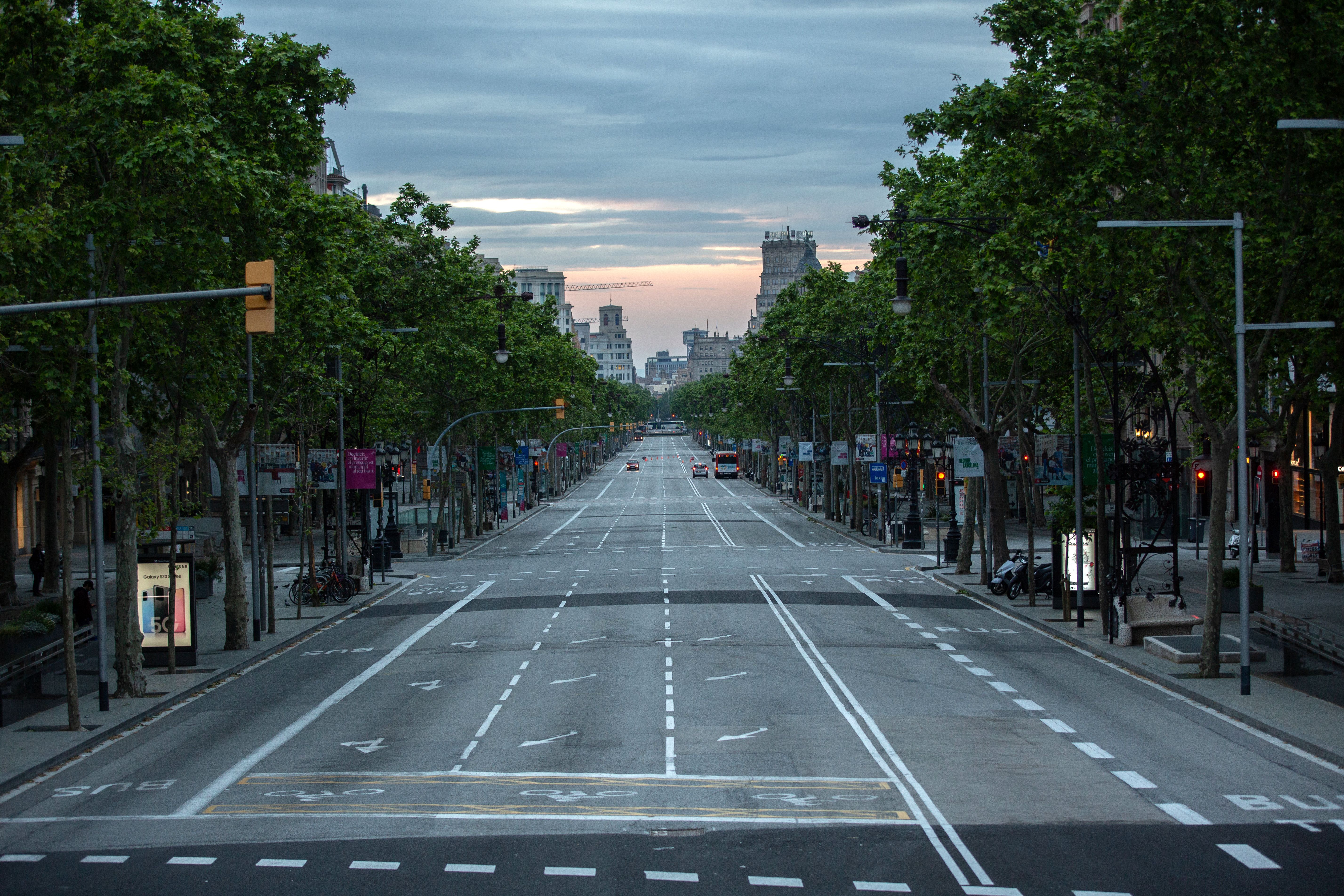 Coronavirus: Barcelona destinará los carriles laterales de la Gran Via y la Diagonal a peatones