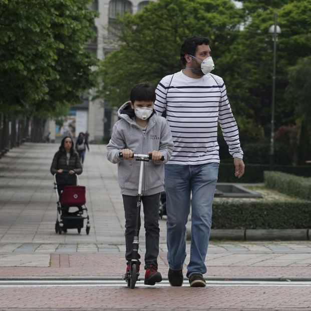 Niños paseo coronavirus