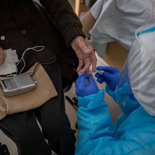 Sanidad prohíbe los paseos y la práctica de deporte a usuarios de residencias de mayores