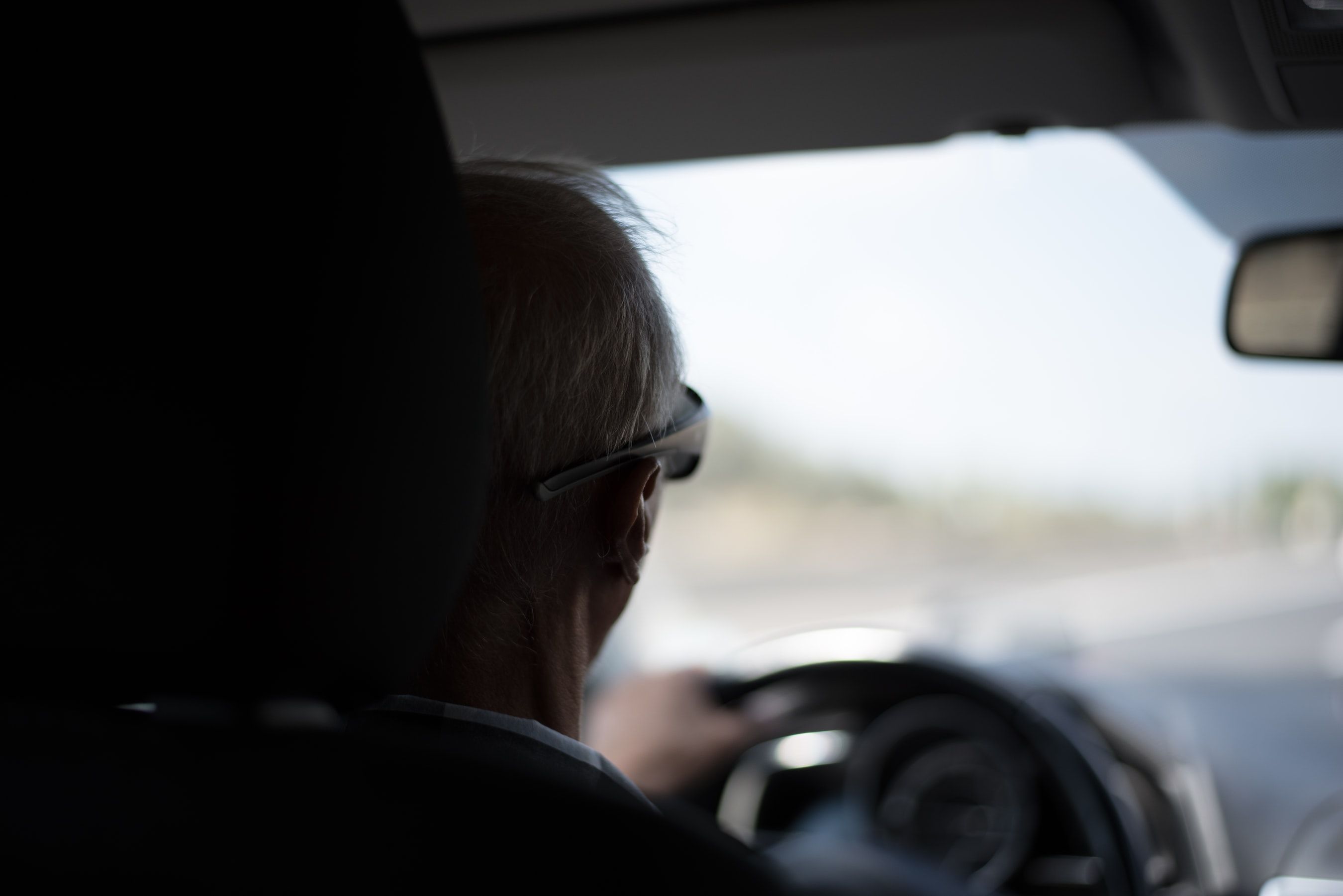 Cuidar la salud del coche para cuidar la de los mayores