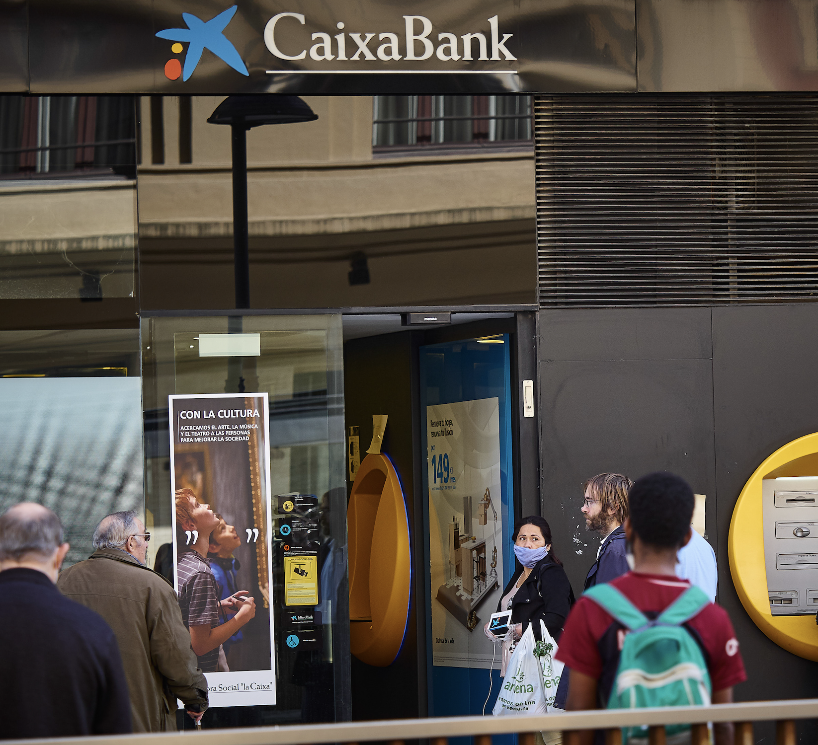 CaixaBank y Bankia: bancos con más medidas de ayuda para mayores durante coronavirus 