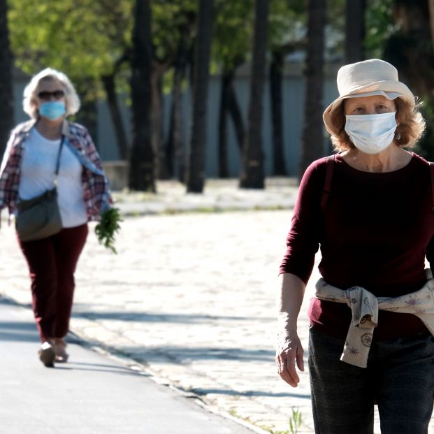 Los geriatras piden que no se limite el horario para la salida a la calle de los mayores