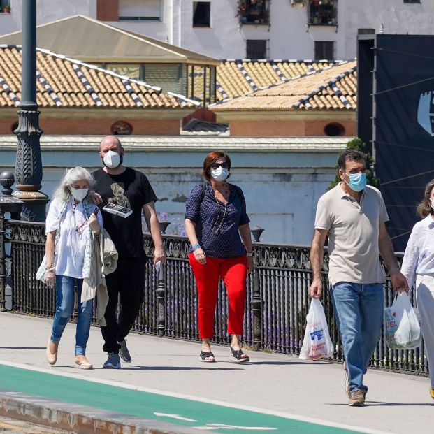 Un modelo matemático estima que aún hay 124.300 casos que pueden propagar el virus en España