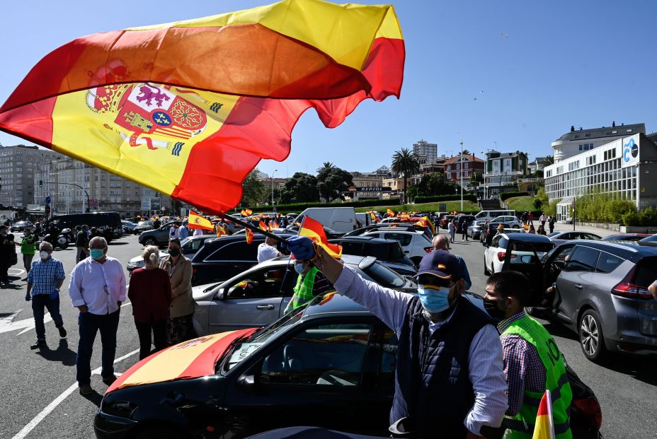 Vox saca a la calle a miles de conductores para exigir la dimisión del Gobierno