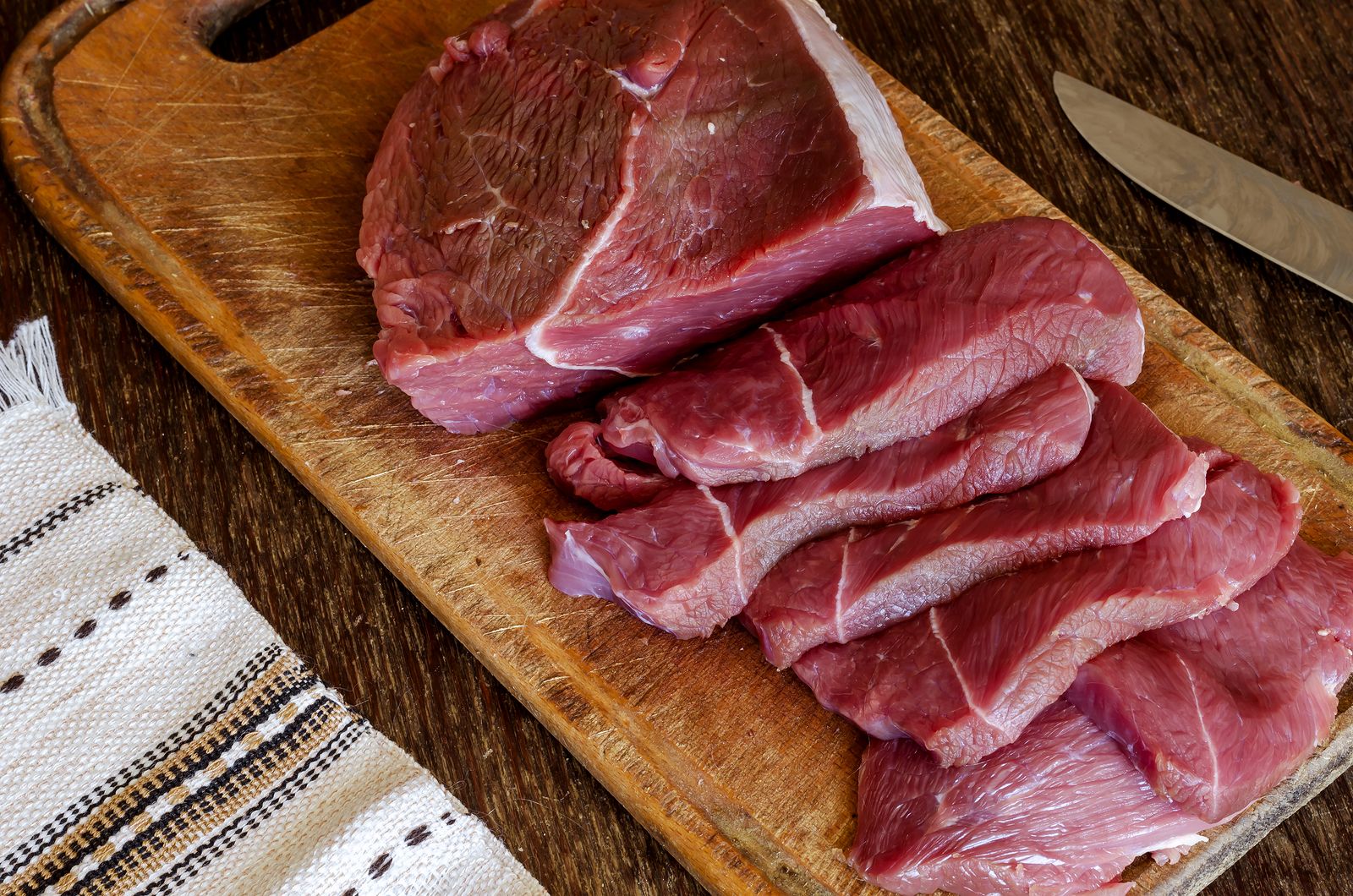 Desinfectar tu tabla de cocina es así de fácil