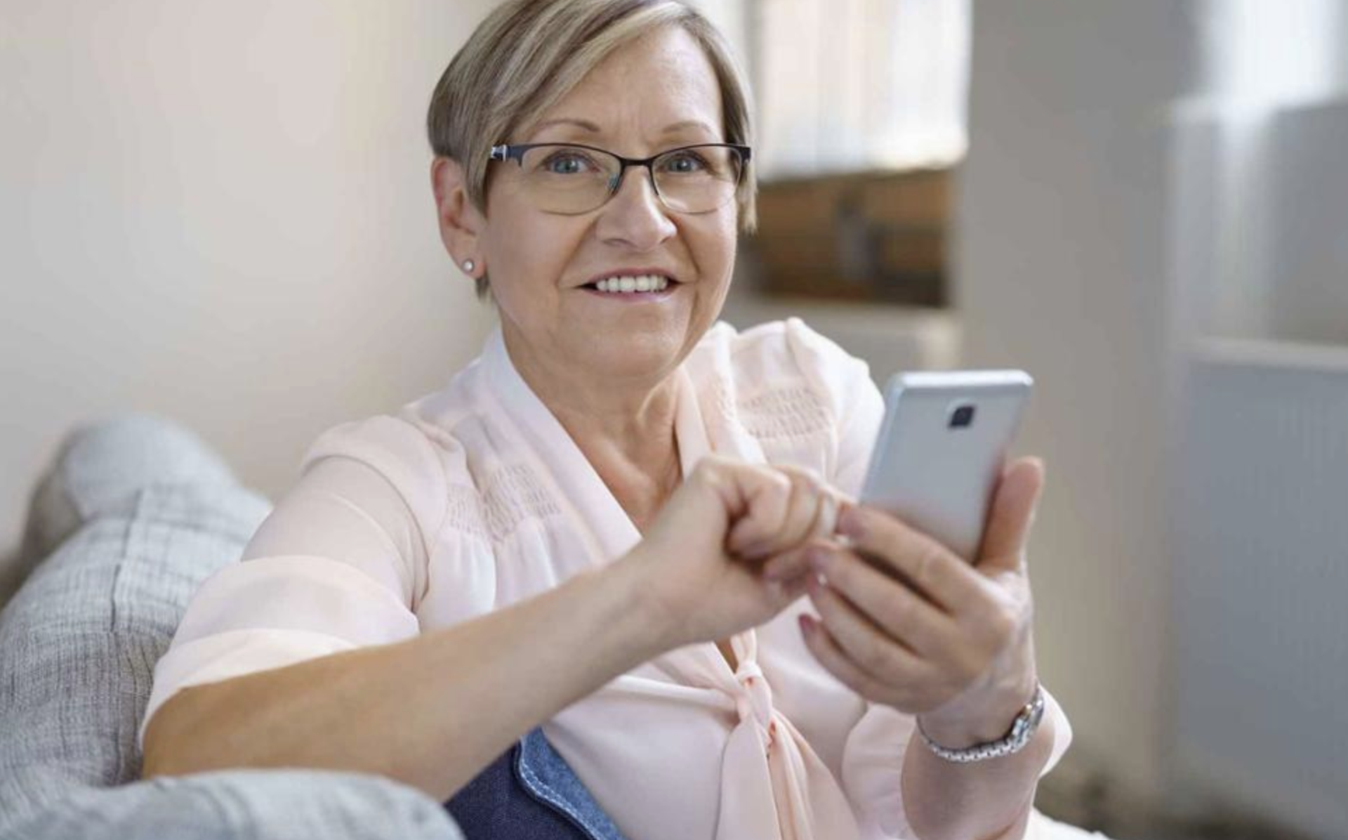 CaixaBank ayuda a los mayores a hacer el clic en sus gestiones financieras