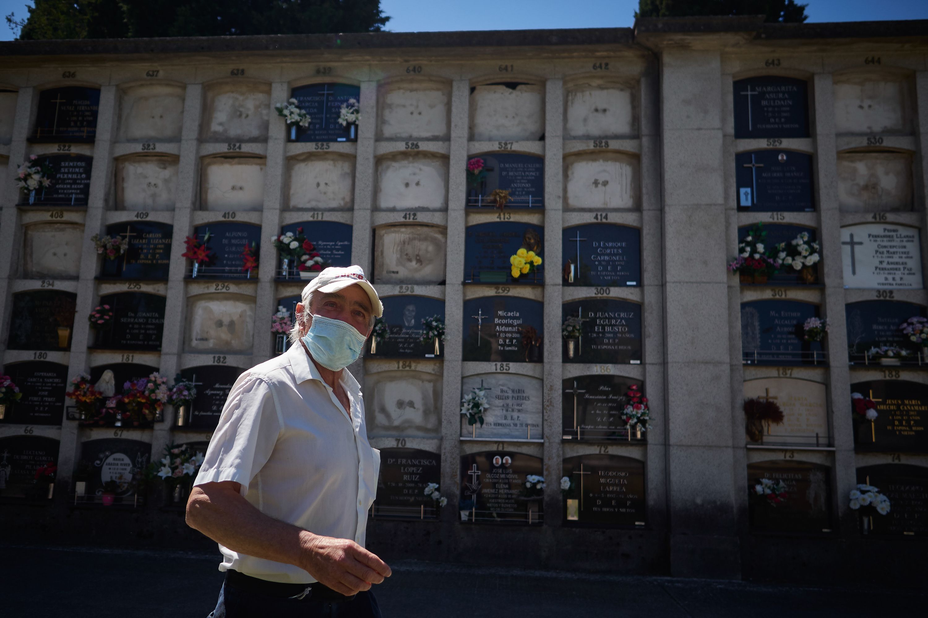 El registro de muertes suma de golpe 12.000 fallecidos, más de la mitad en Cataluña