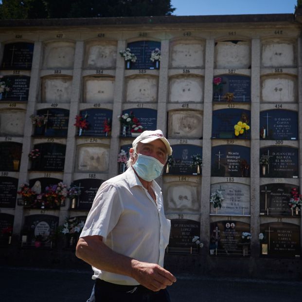 El registro de muertes suma de golpe 12.000 fallecidos, más de la mitad en Cataluña