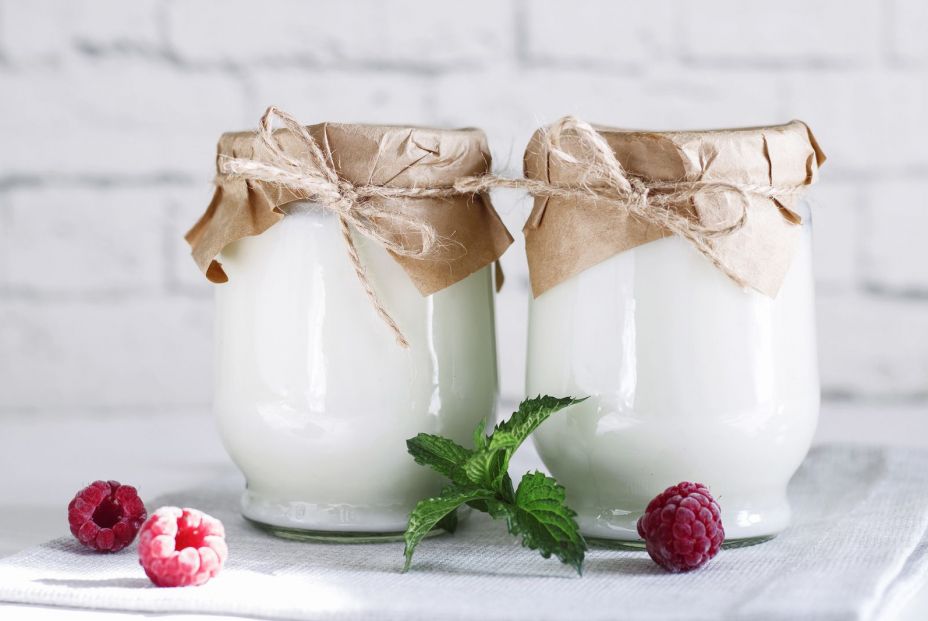 ¿Es bueno consumir el ‘liquidillo’ que hay en los yogures? Foto: bigstock