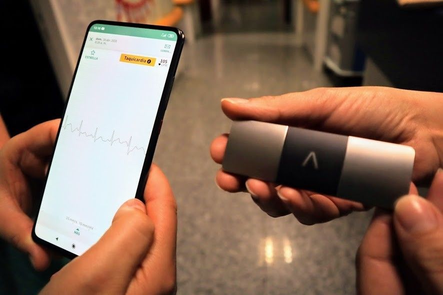 LA CANDELARIA APLICA UN SISTEMA INALÁMBRICO PARA REALIZAR ELECTROCARDIOGRAMAS EN PACIENTES INGRESADOS POR COVID - Foto: Europa Press LA CANDELARIA APLICA UN SISTEMA INALÁMBRICO PARA REALIZAR ELECTROCARDIOGRAMAS EN PACIENTES INGRESADOS POR COVID - Foto: Europa Press