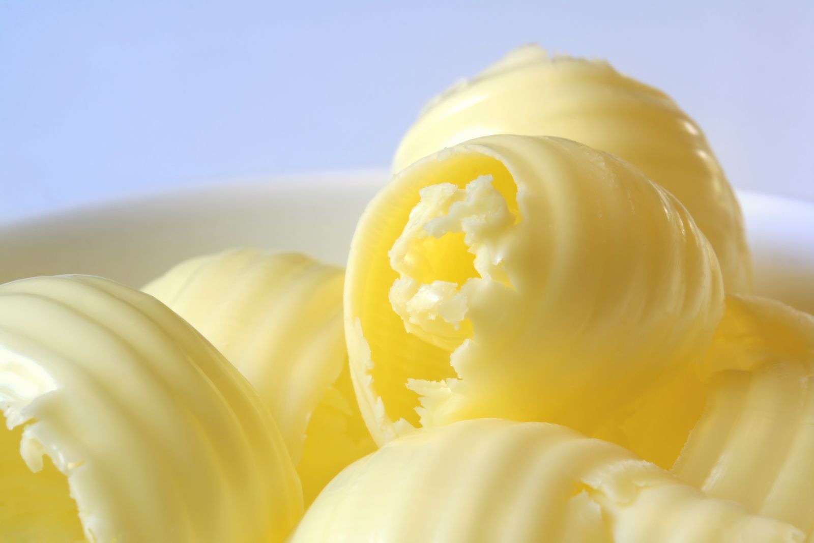 Mantequilla y margarina ¿Qué las diferencia?
