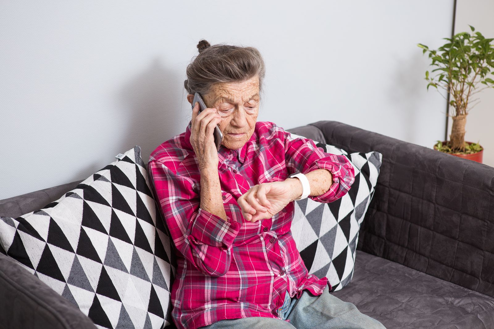 Mujer mayor y confinamiento: historias cotidianas