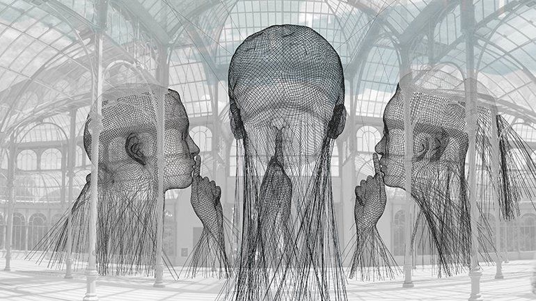 Cabezas de Invisibles en el Palacio de Cristal de Madrid (Jaume Plensa, Invisibles. VEGAP, Madrid, 2018)