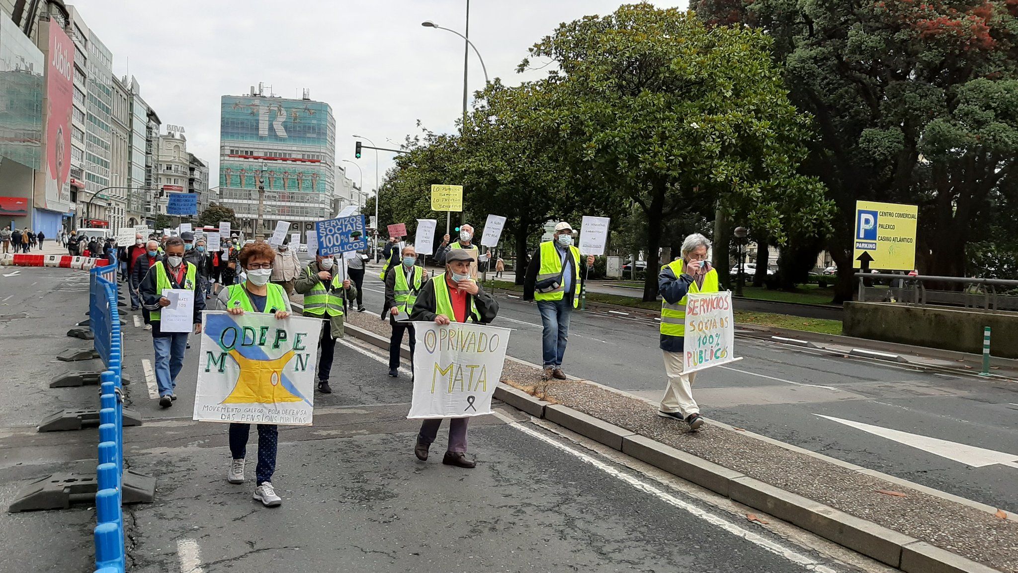 Marchas en Galicia exigen responsabilidades sobre la crisis de las residencias de mayores