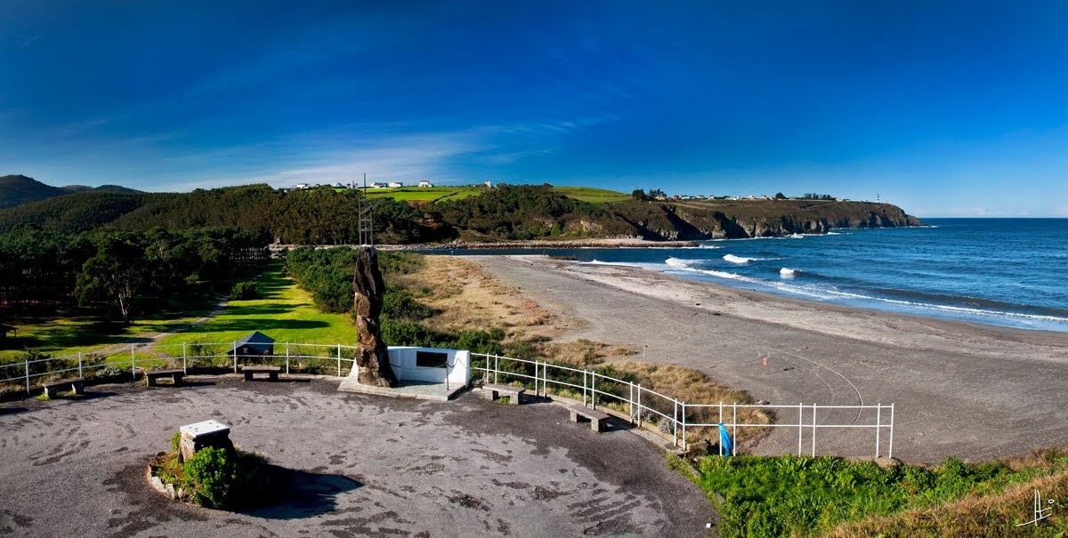 Navia desde el mirador de 'La amante del mar'