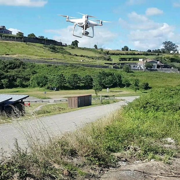 ASTURIAS RECURRE A DRONES PARA DETERMINAR EL AFORO REAL DE SUS PLAYAS - Foto: Europa Press