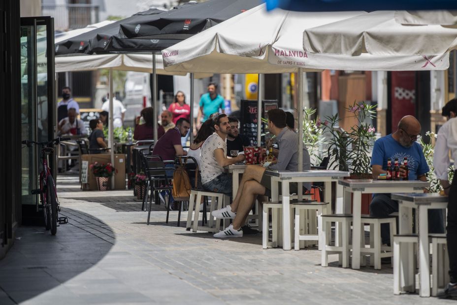 Terrazas de bares en Andalucía. Foto: Europa Press