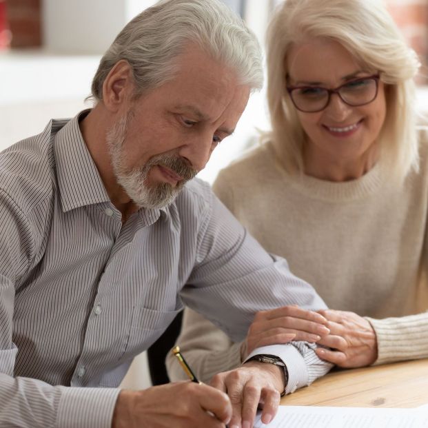 bigstock Happy Older Family Couple Husb 310303843