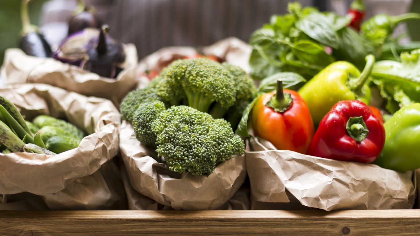 El IVA de las frutas y verduras podría bajar… y subir el de la carne