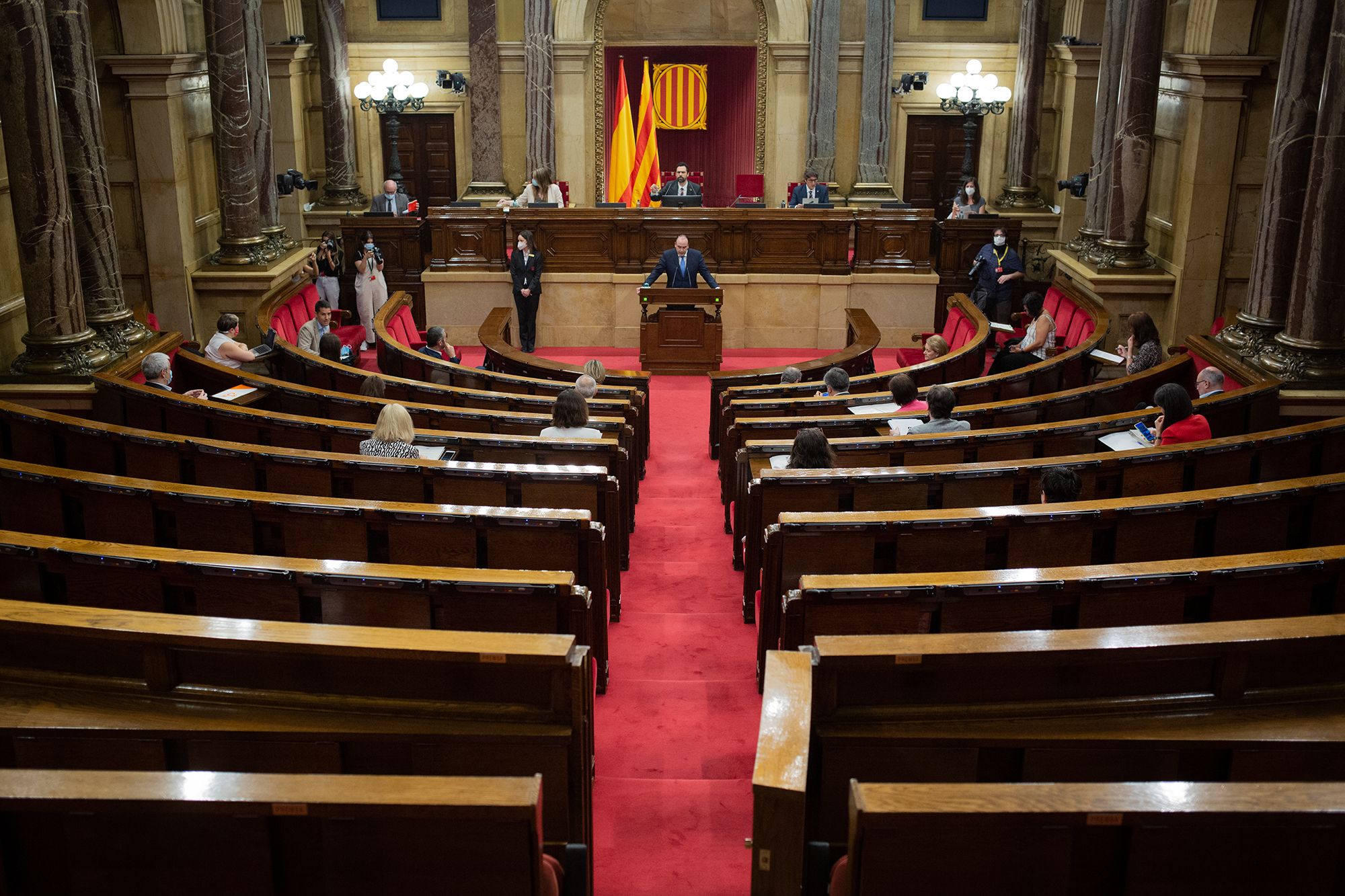 El Parlament de Cataluña se compromete a aplicar medidas para erradicar el maltrato a los mayores
