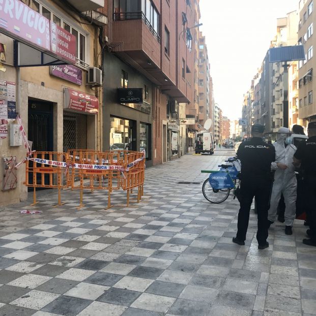 PORTAL DEL EDIFICIO CONFINADO EN ALBACETE - Foto: Europa Press