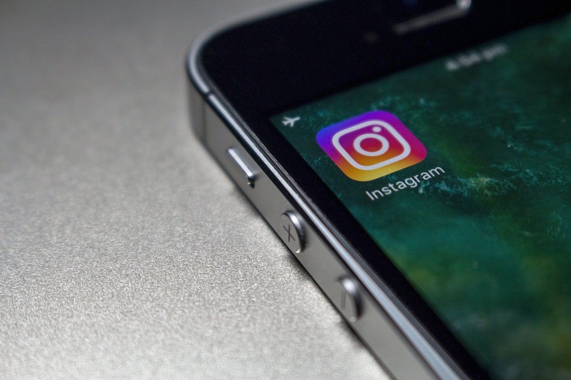 Borra tu cuenta de Instagram manteniendo tus fotos