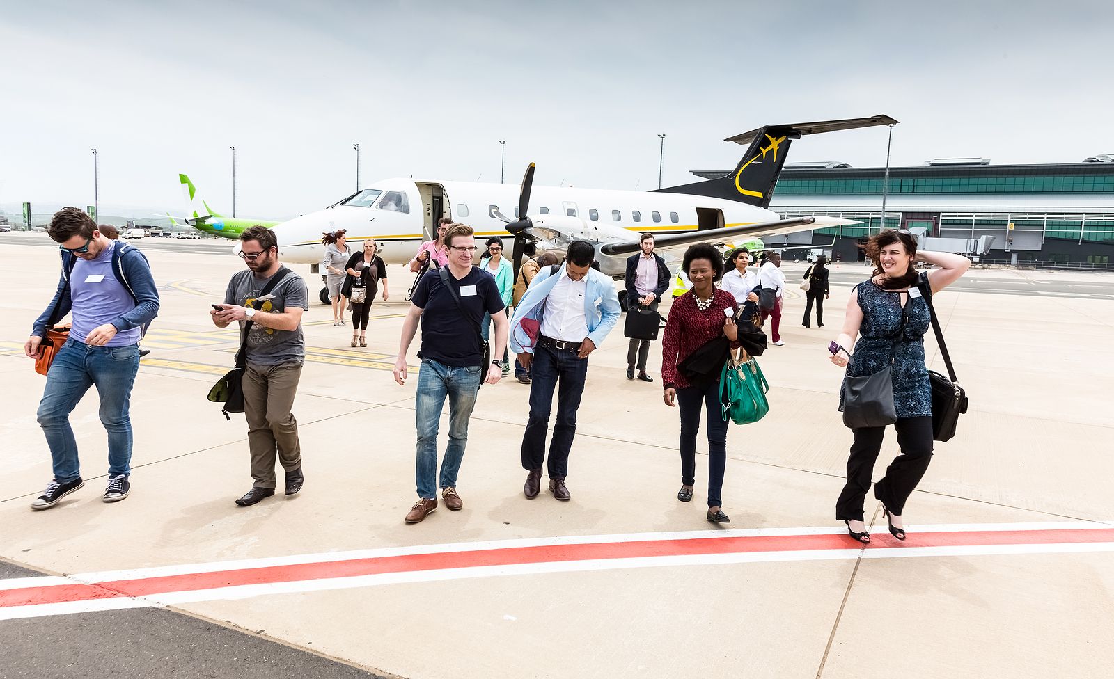 Prohibido ponerse en fila para subir al avión