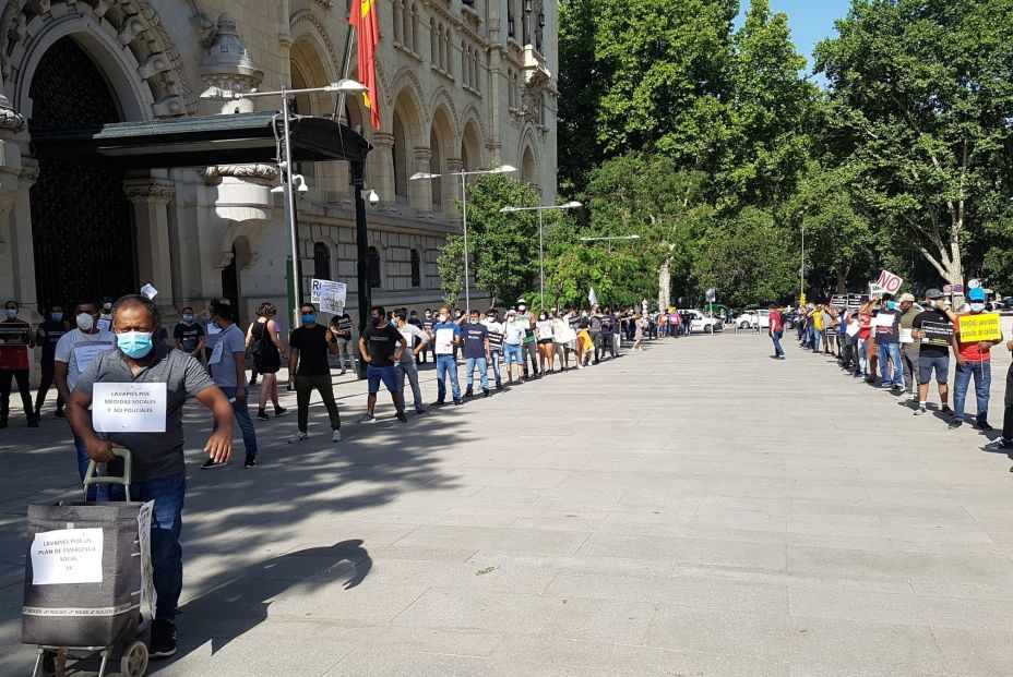 'Colas del hambre' exigen al Ayuntamiento de Madrid un plan de emergencia social