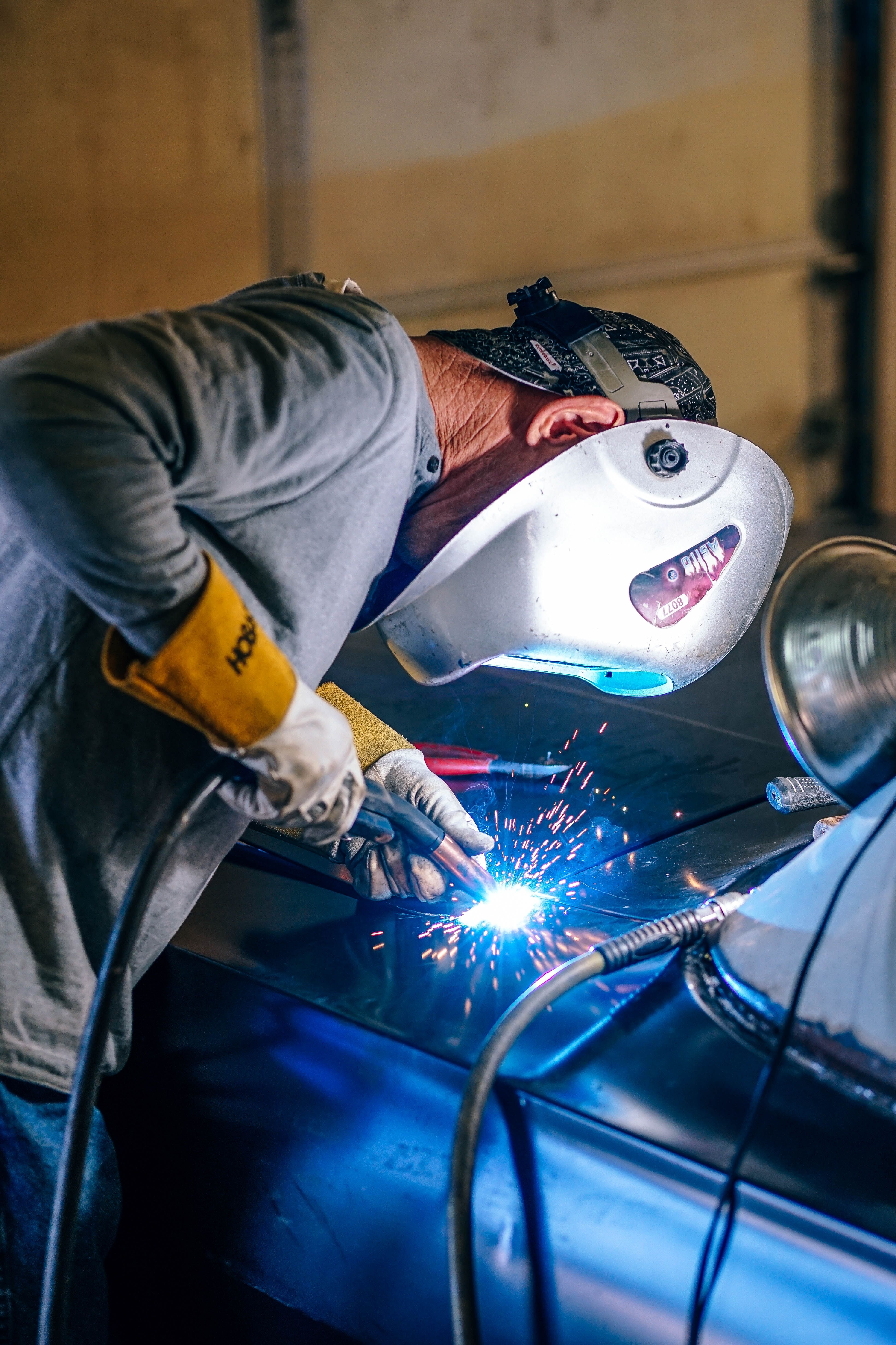 Trabajador en una factoría.