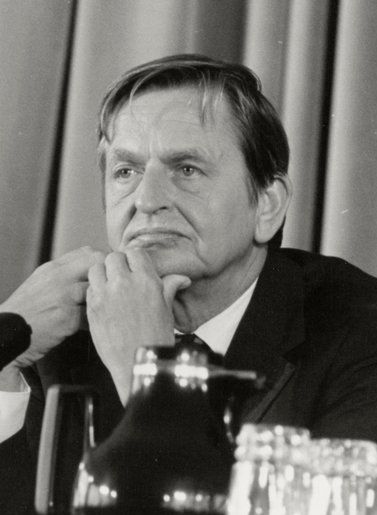 (Olof Palme) Felipe González ofrece una rueda de prensa junto al primer ministro de Suecia. Pool Moncloa.1984