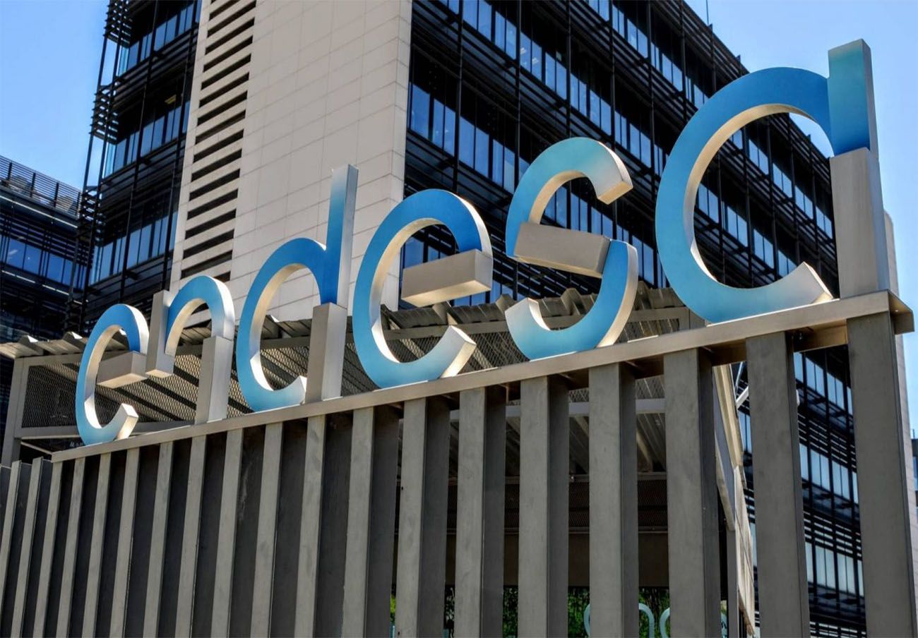 Más de 24.000 jubilados de Endesa podrían quedarse sin la bonificación de la factura de la luz