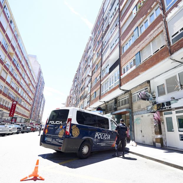 EDIFICIO EN CUARENTENA TRAS EL PRIMER BROTE COVID EN CANTABRIA - Foto: Europa Press