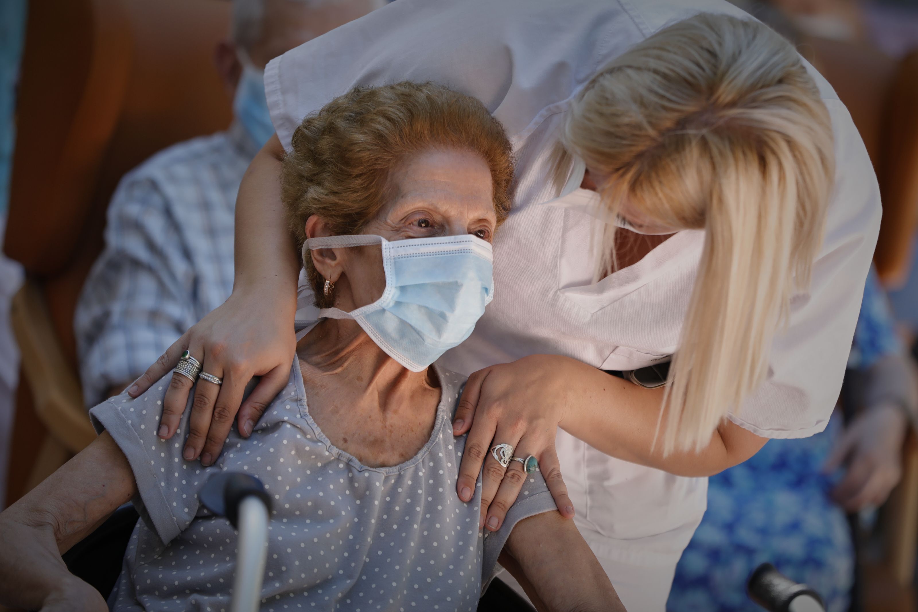 Familiares piden a la Comunidad de Madrid que no ponga fecha tope a los reingresos en residencias