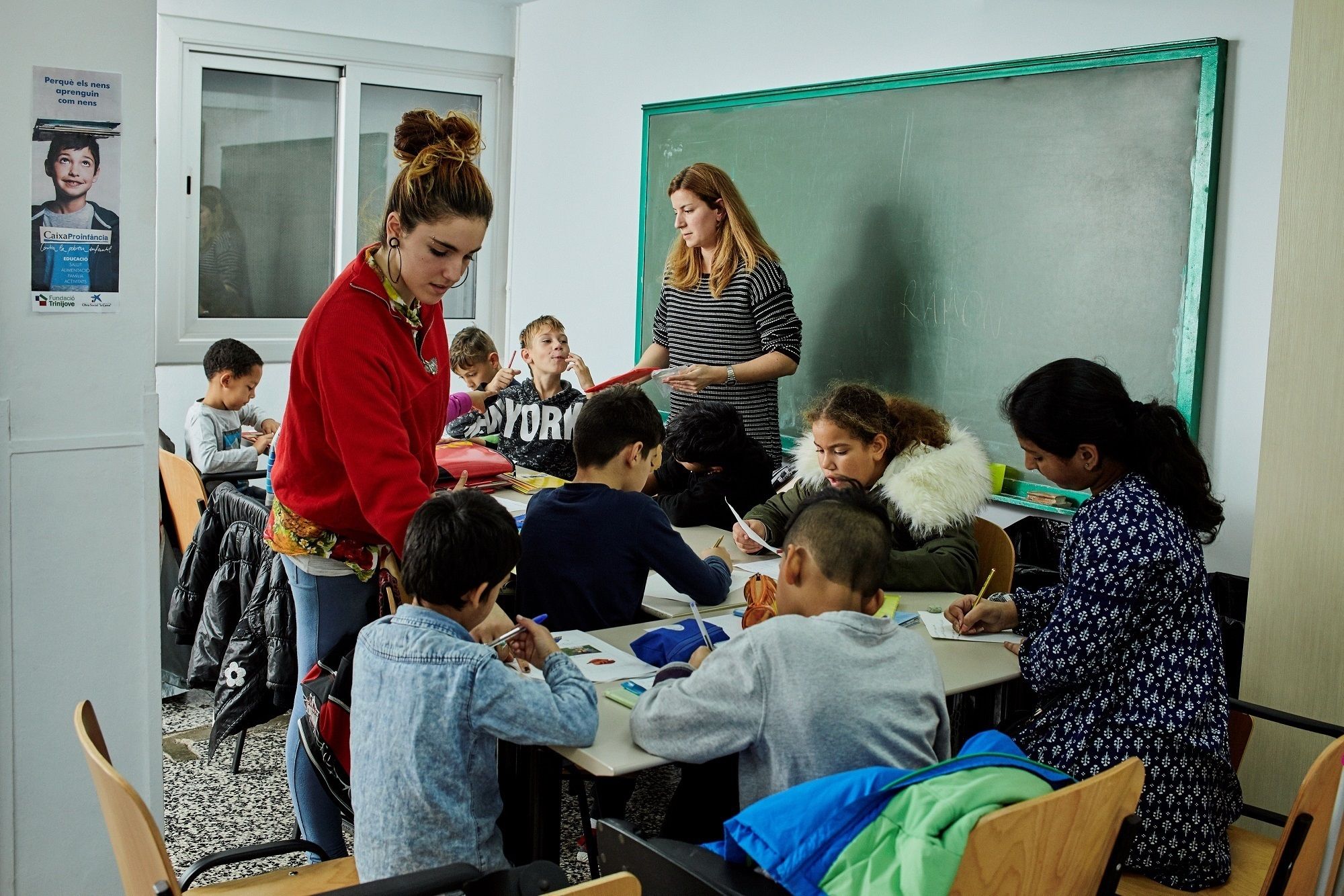 La UNED destaca 'la Caixa' y Cáritas por su lucha contra la pobreza infantil