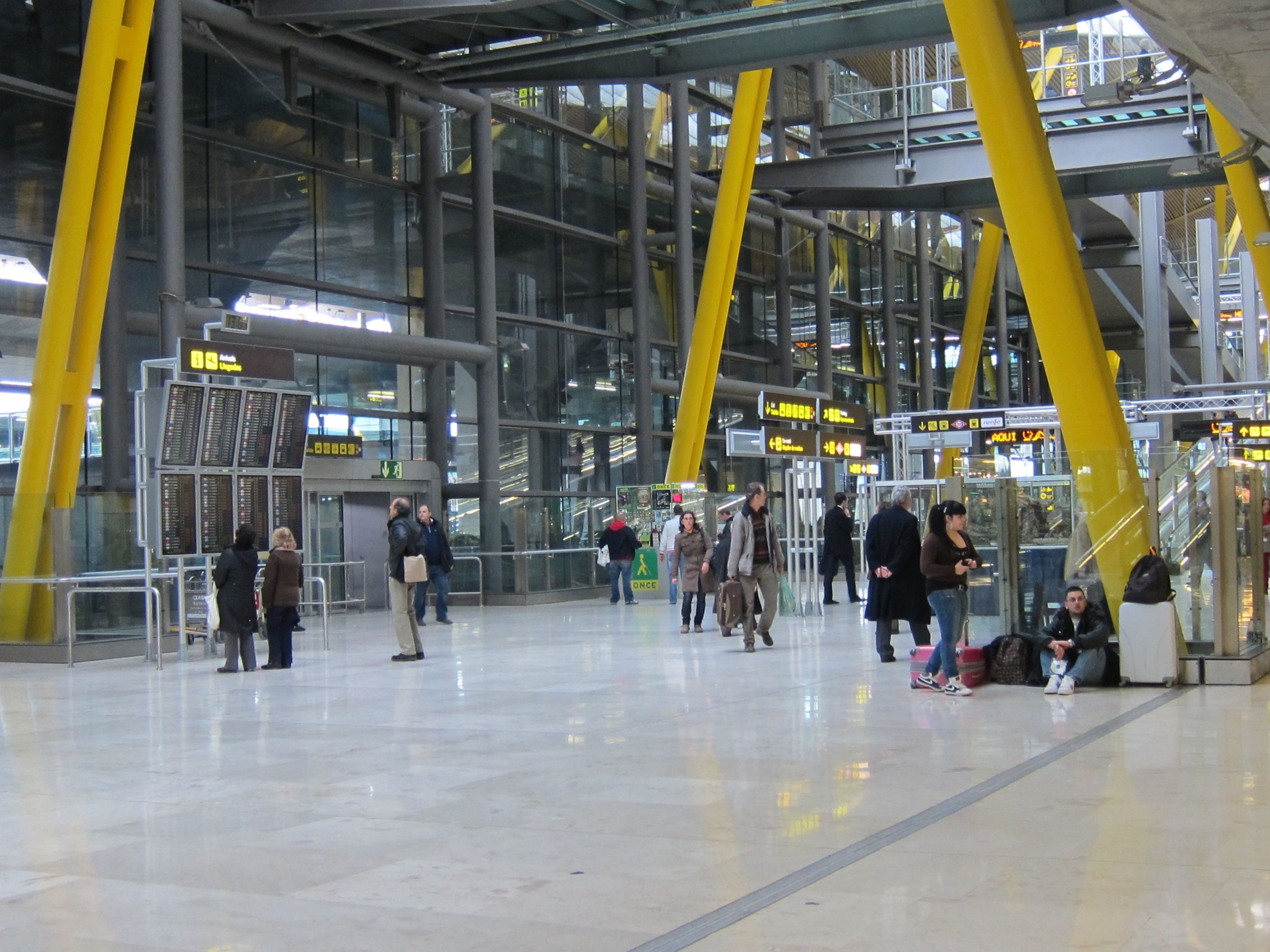 Fin al precio abusivo del agua en los aeropuertos españoles