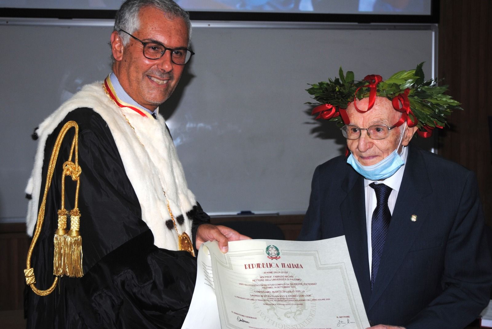 Un italiano consigue el título universitario a los 97 años