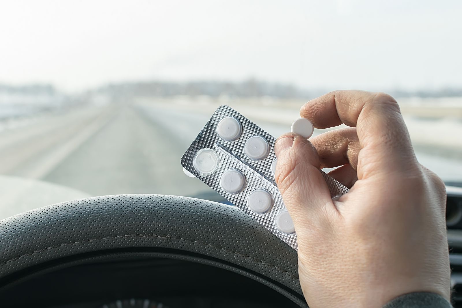 Los farmacéuticos avisan de que uno de cada tres medicamentos afectan a la capacidad de conducción