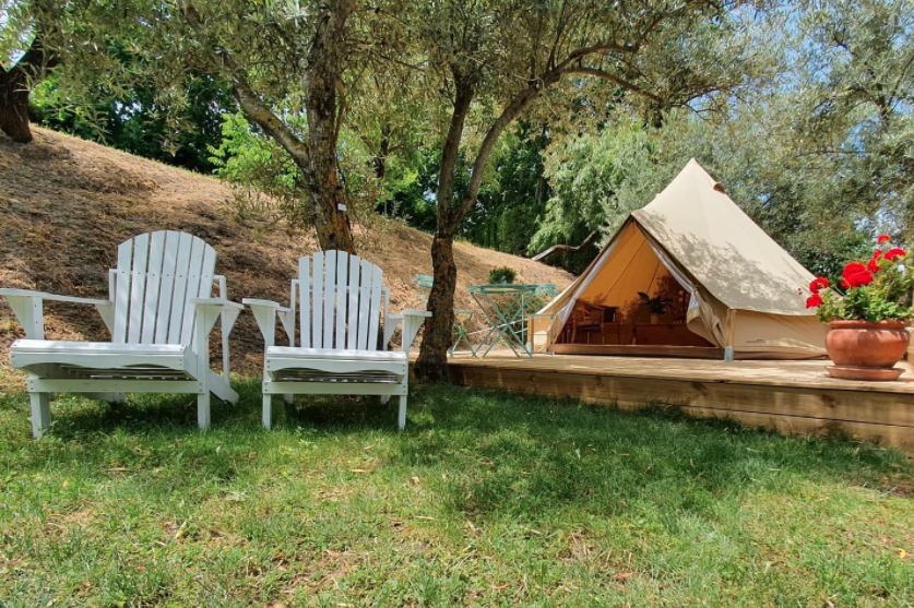 ¿Se te ha roto el colchón hinchable para el camping? Sigue estos pasos para repararlo Foto: Camping Cortijo San Isidoro