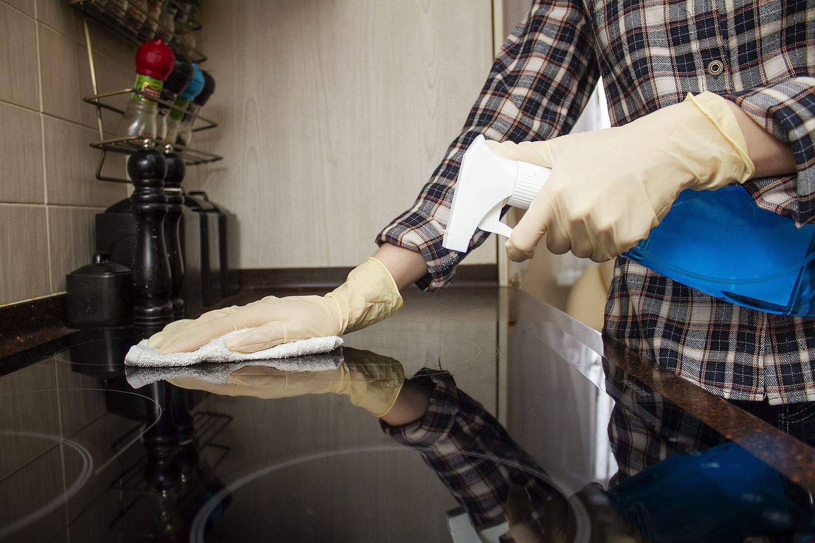 Errores que cometemos en la cocina y que perjudican nuestra salud