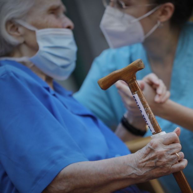 La patronal de la residencias aplaude las medidas de Sanidad sobre PCRs y limitación de visitas