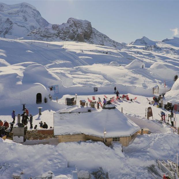 Disfruta de una experiencia inigualable durmiendo en algunos de los hoteles más originales del mundo (Villa Iglú en Zermatt)