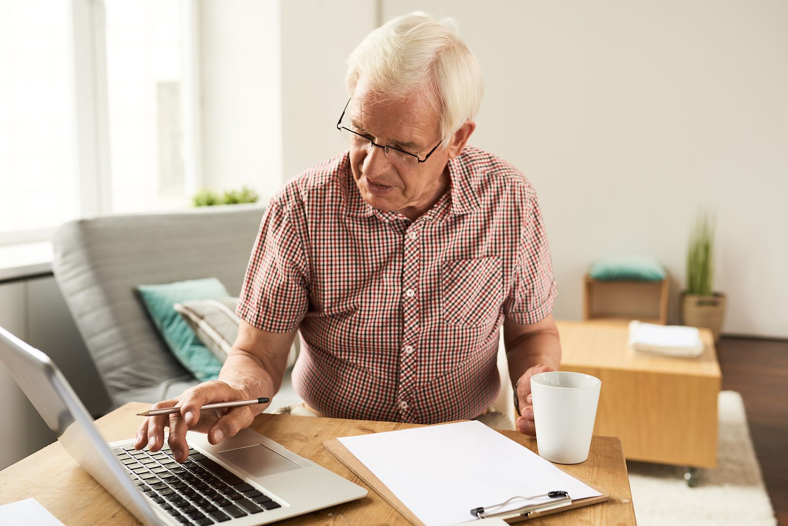 En qué casos se pueden cobrar dos pensiones a la vez para recibir hasta 2.600 euros al mes