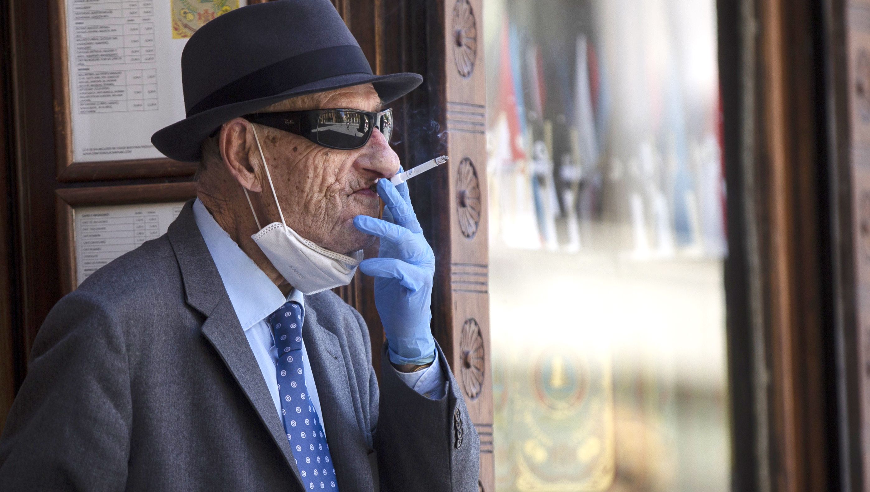 Prohibido fumar en Galicia en la calle y en las terrazas a partir de hoy