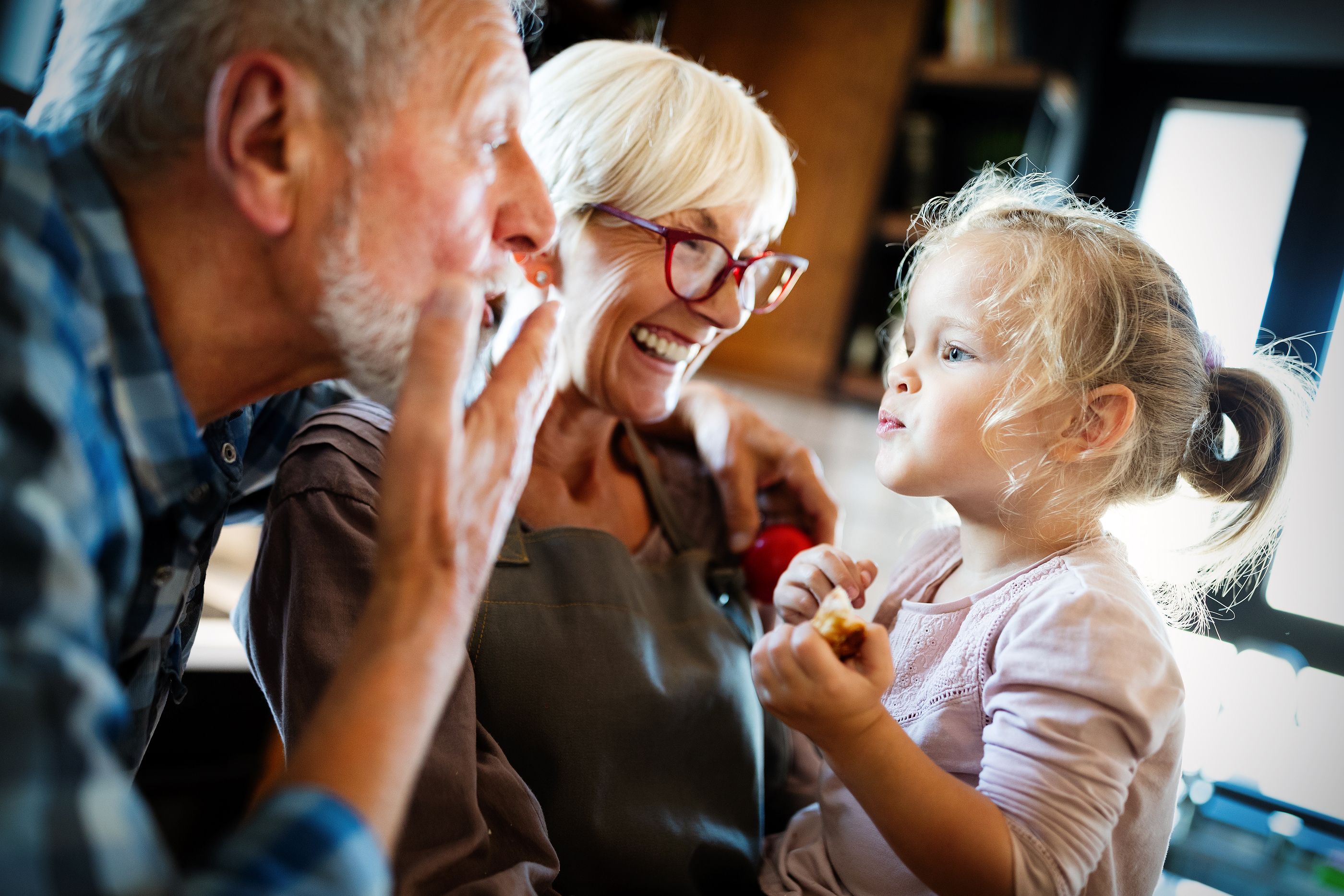 Los abuelos vuelven a estar en primera línea de contagio por la vuelta al cole