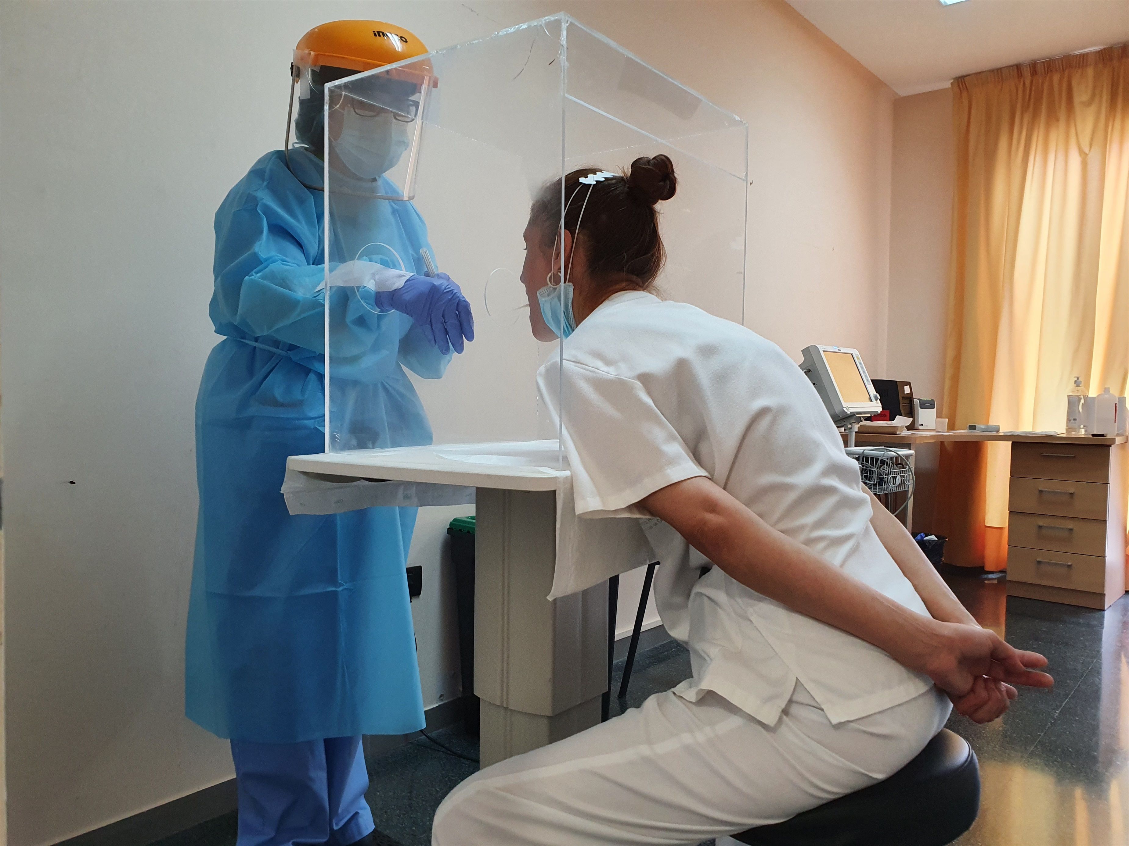 La contaminación de pruebas PCR provoca falsos negativos en Sestao (Vizcaya)