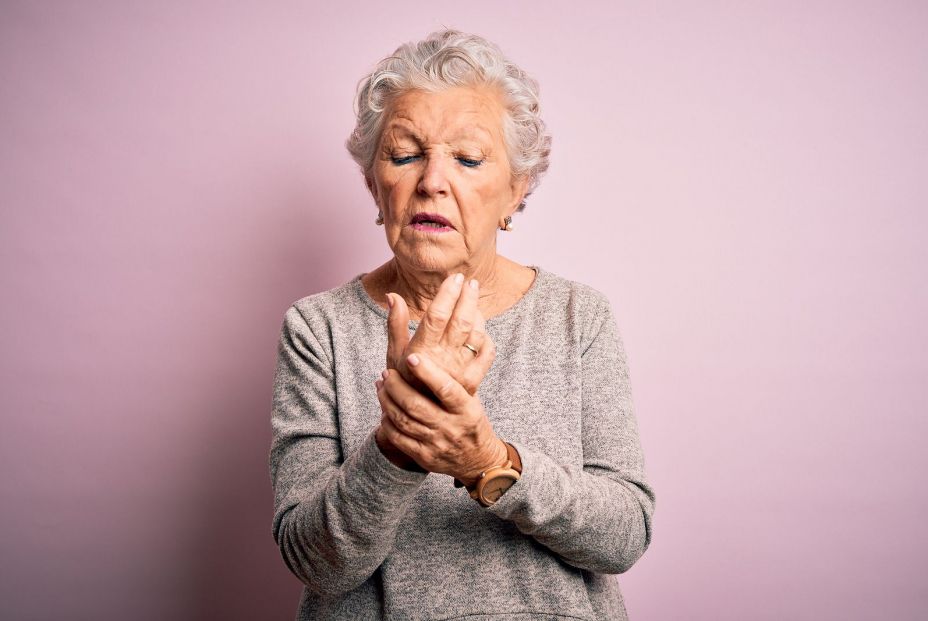 La artritis reumatoide aumenta un 40% el riesgo de pérdida auditiva súbita